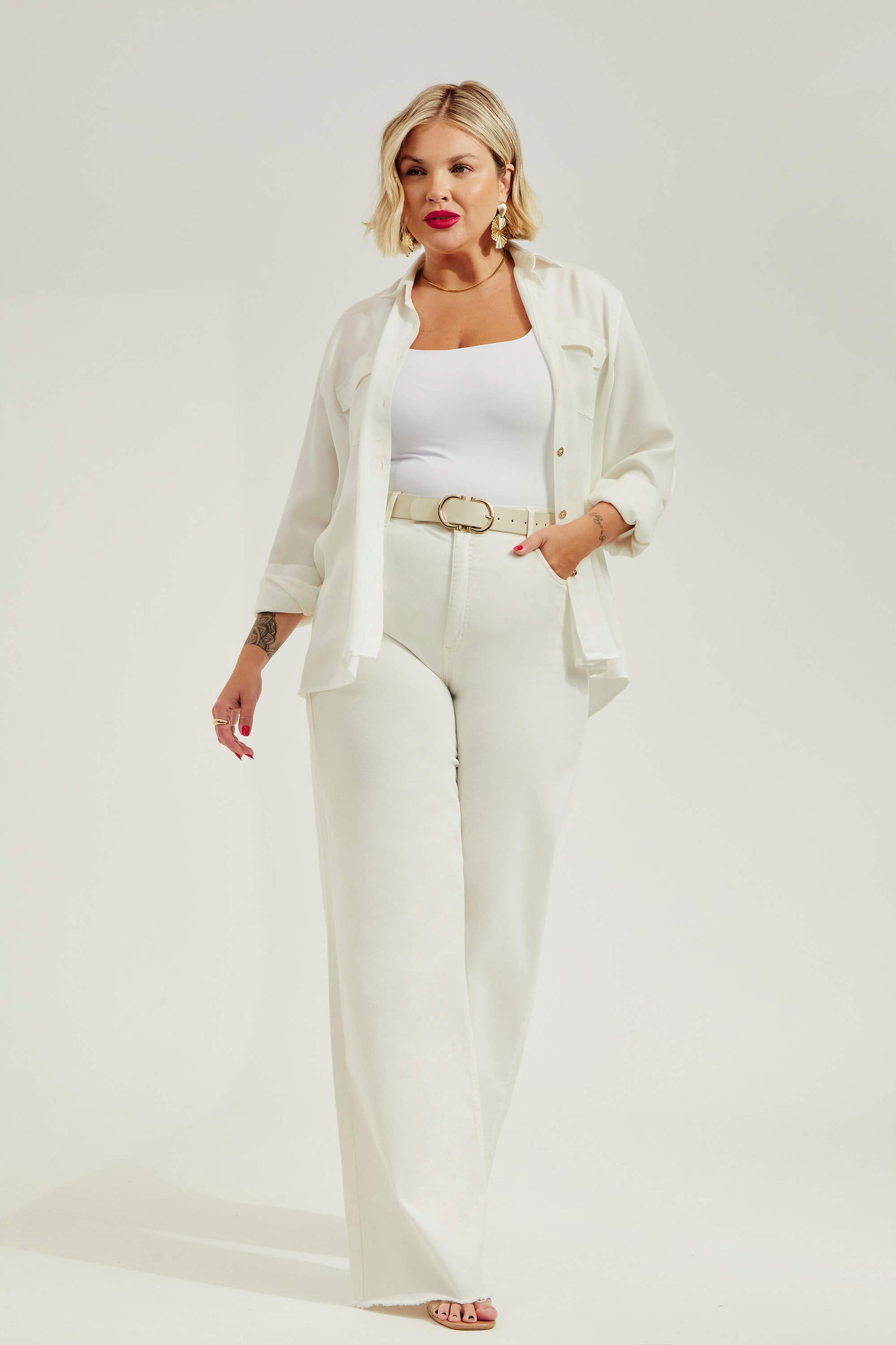 Calça Jeans Modeladora Off White Wide Leg Cós Super Alto