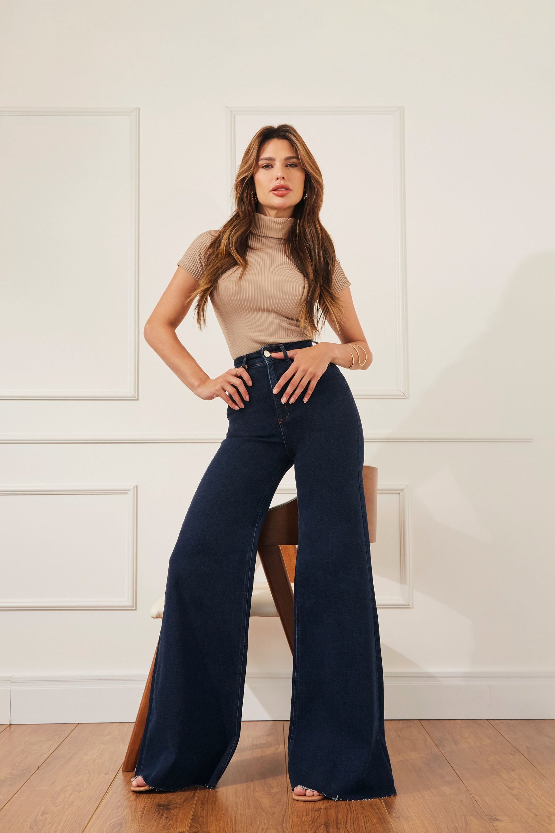 Calça Jeans Modeladora Luxury Pantalona Cós Super Alto