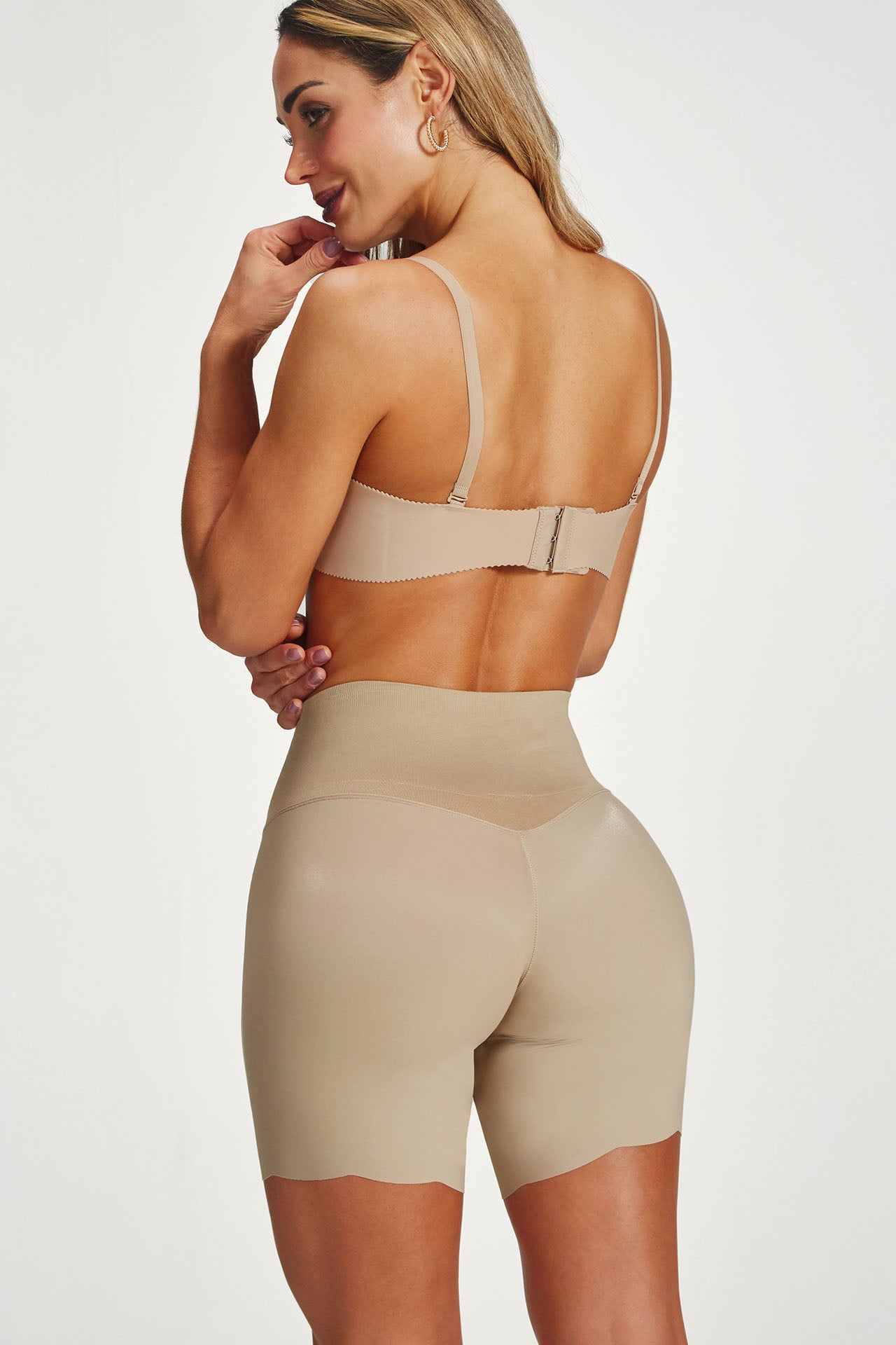 Shorts Modelador Que Afina Cintura Bege