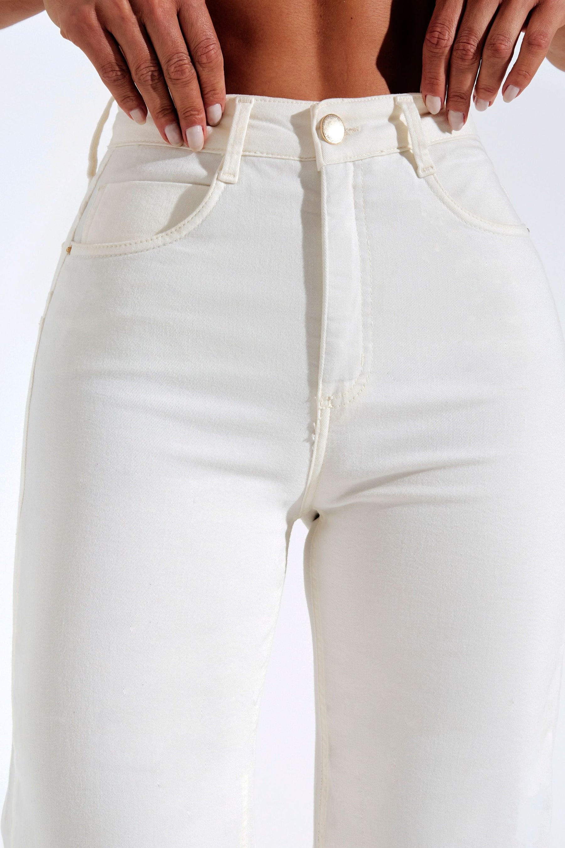 Calça Jeans Modeladora Off White Wide Leg Cós Super Alto