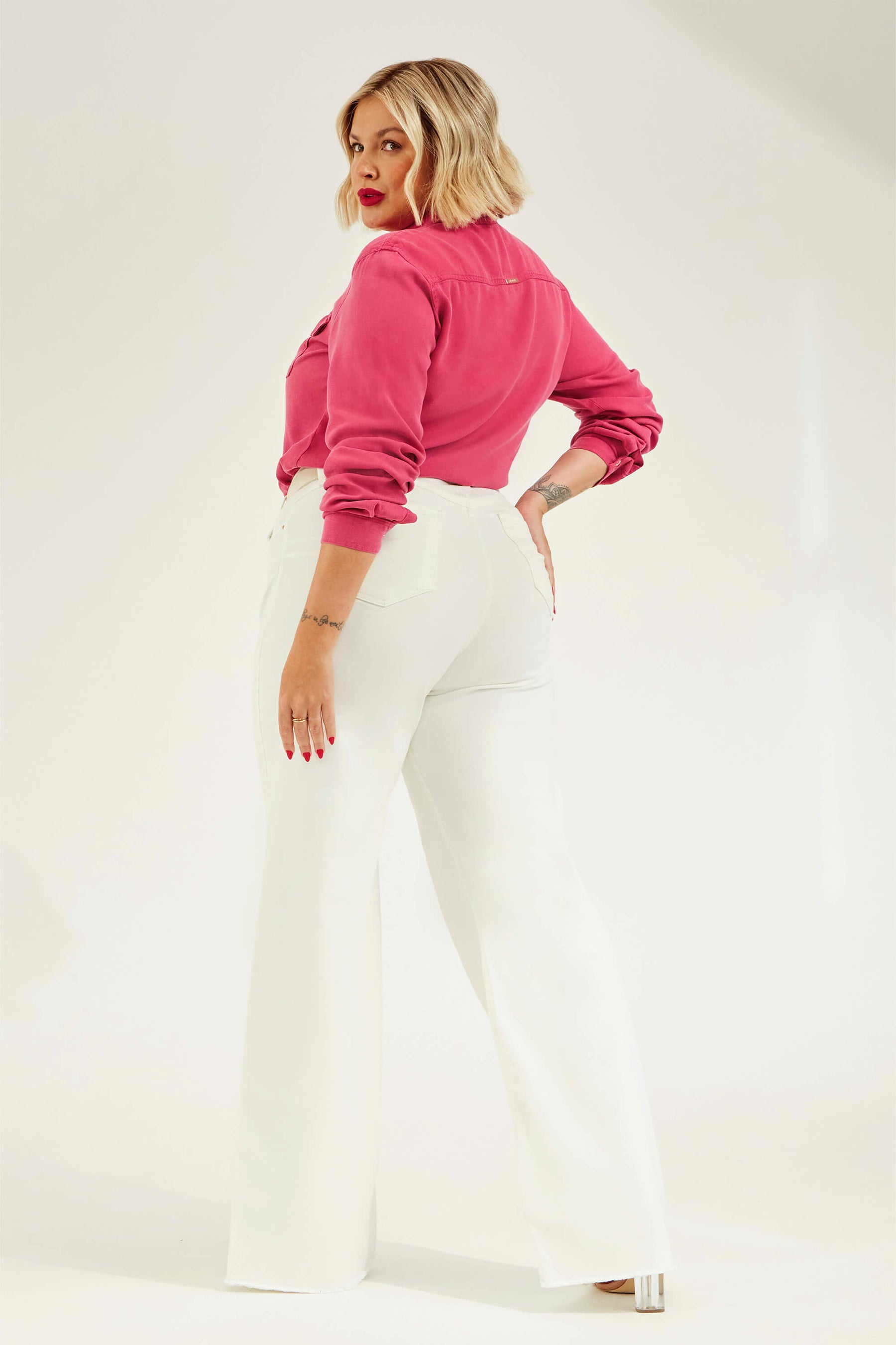 Calça Jeans Modeladora Off White Wide Leg Cós Super Alto