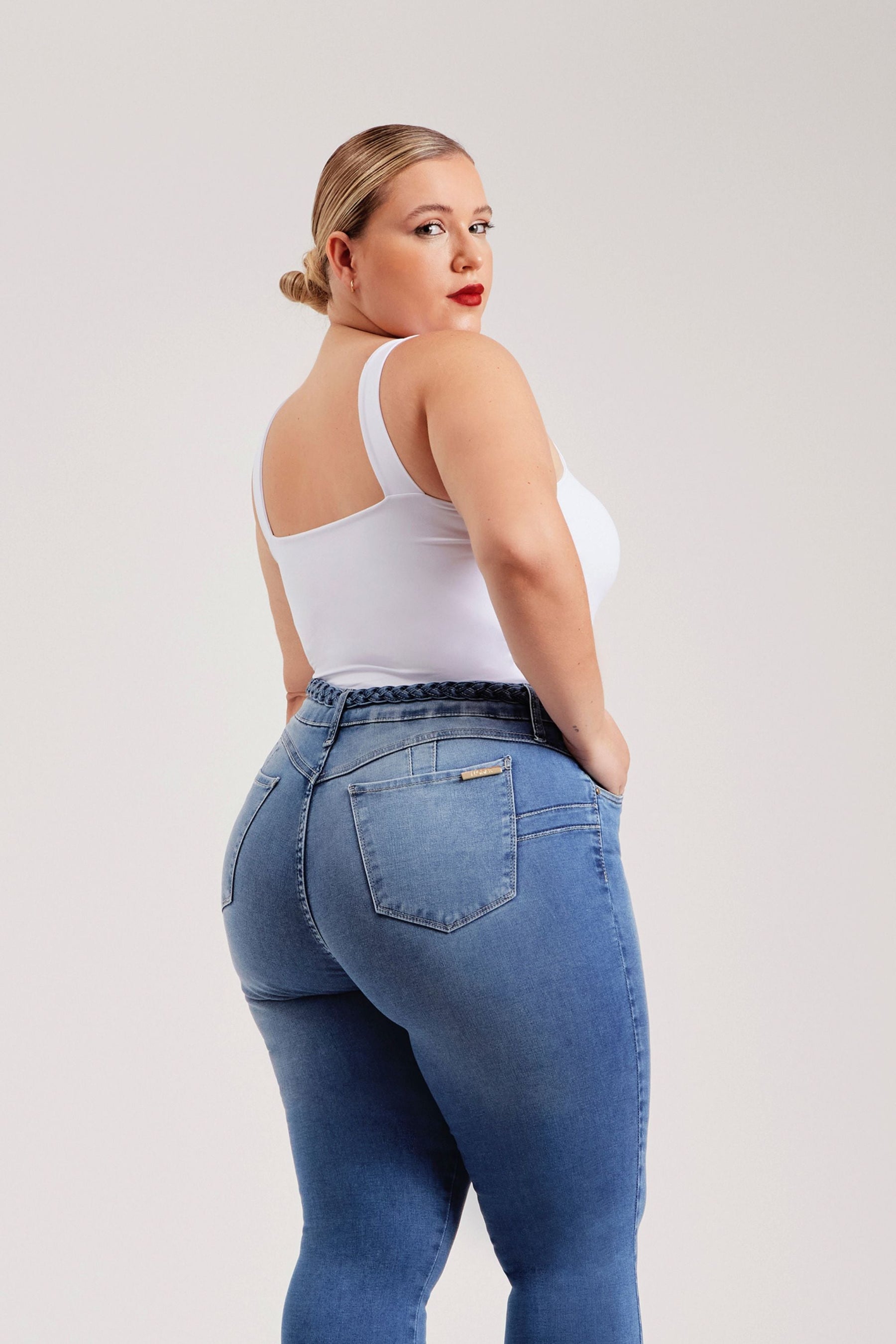 Calça Jeans Modeladora Apaixonante Flare Cós Alto