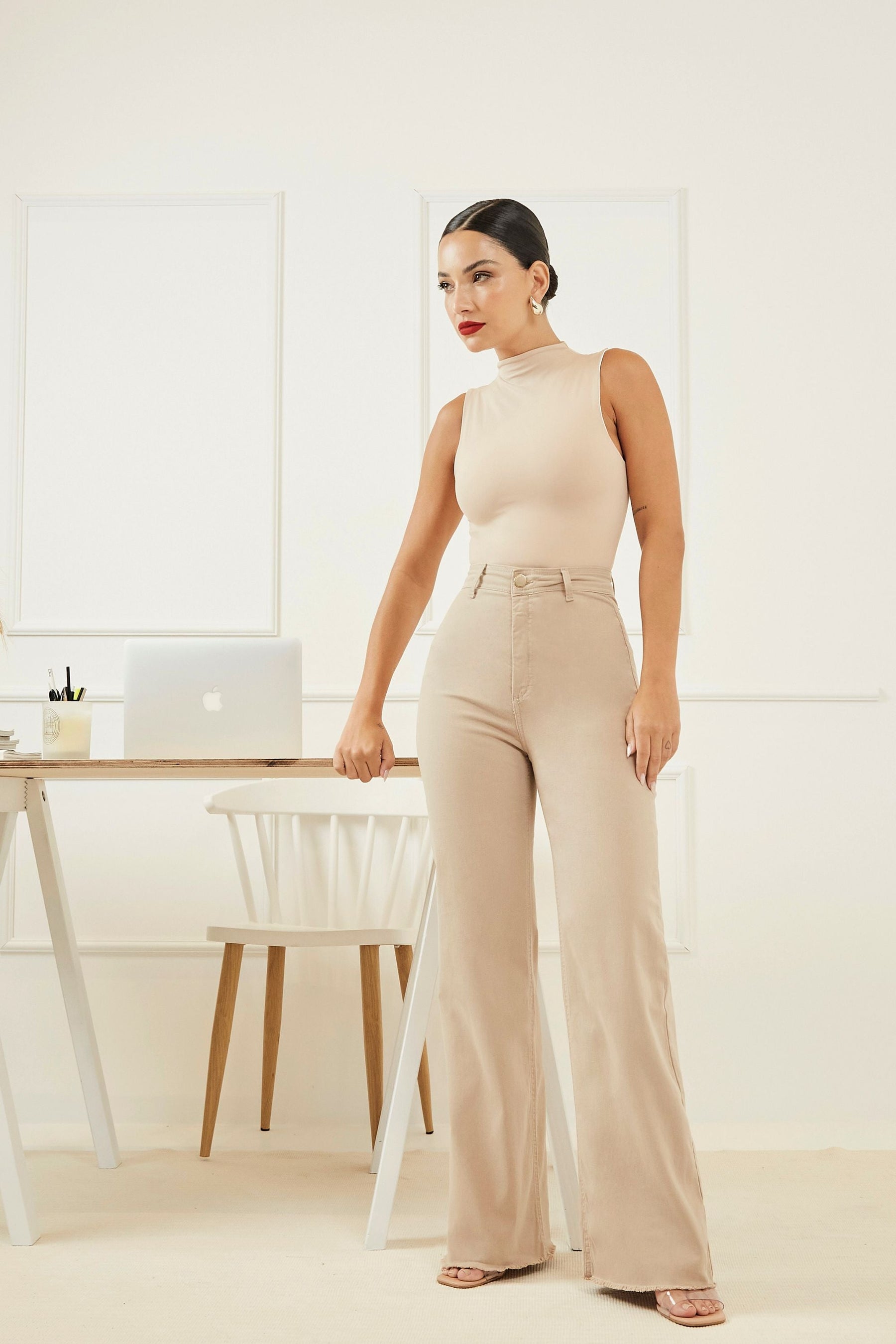 Calça Jeans Modeladora Nude Wide Leg Cós Super Alto