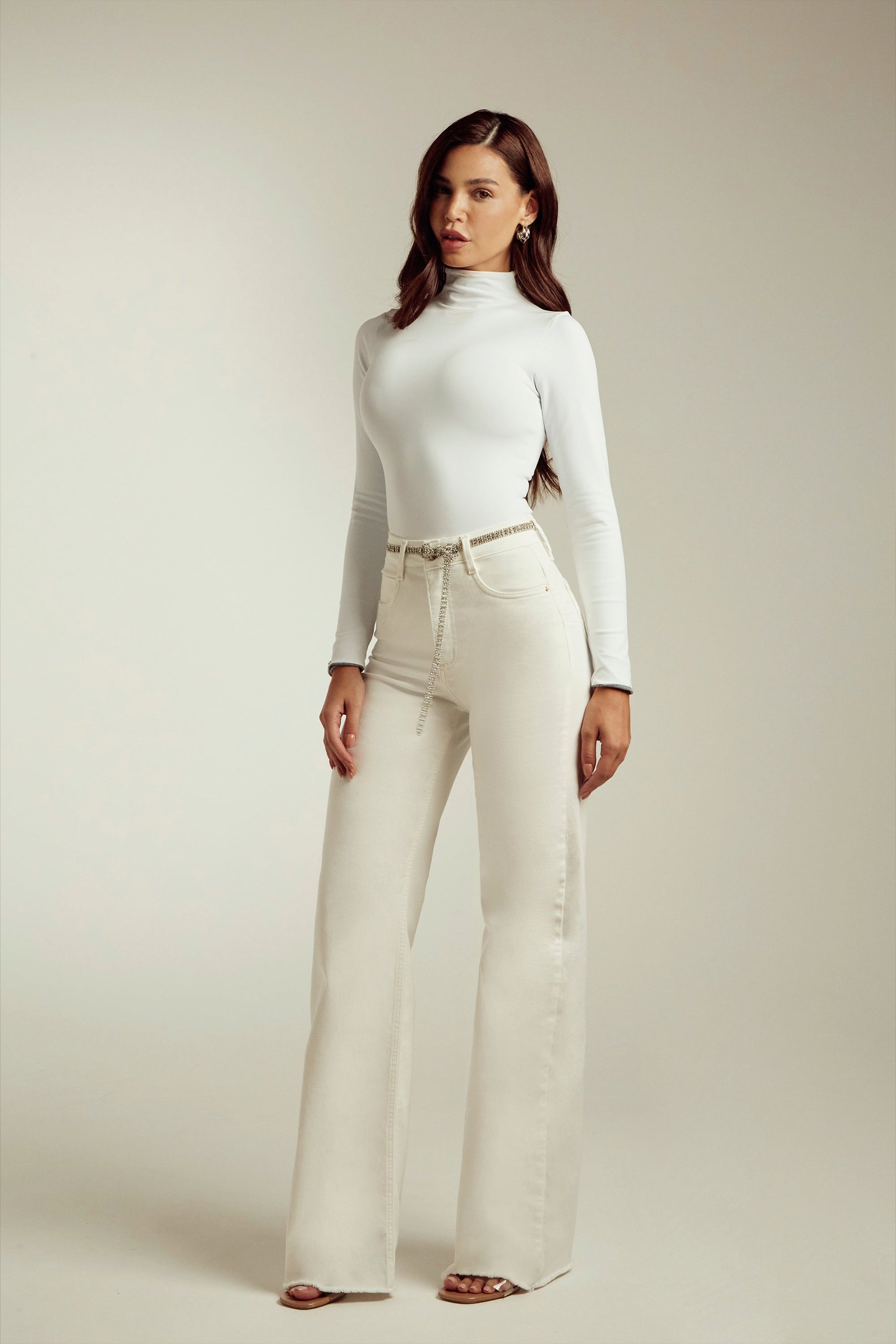 Calça Jeans Modeladora Off White Wide Leg Cós Super Alto