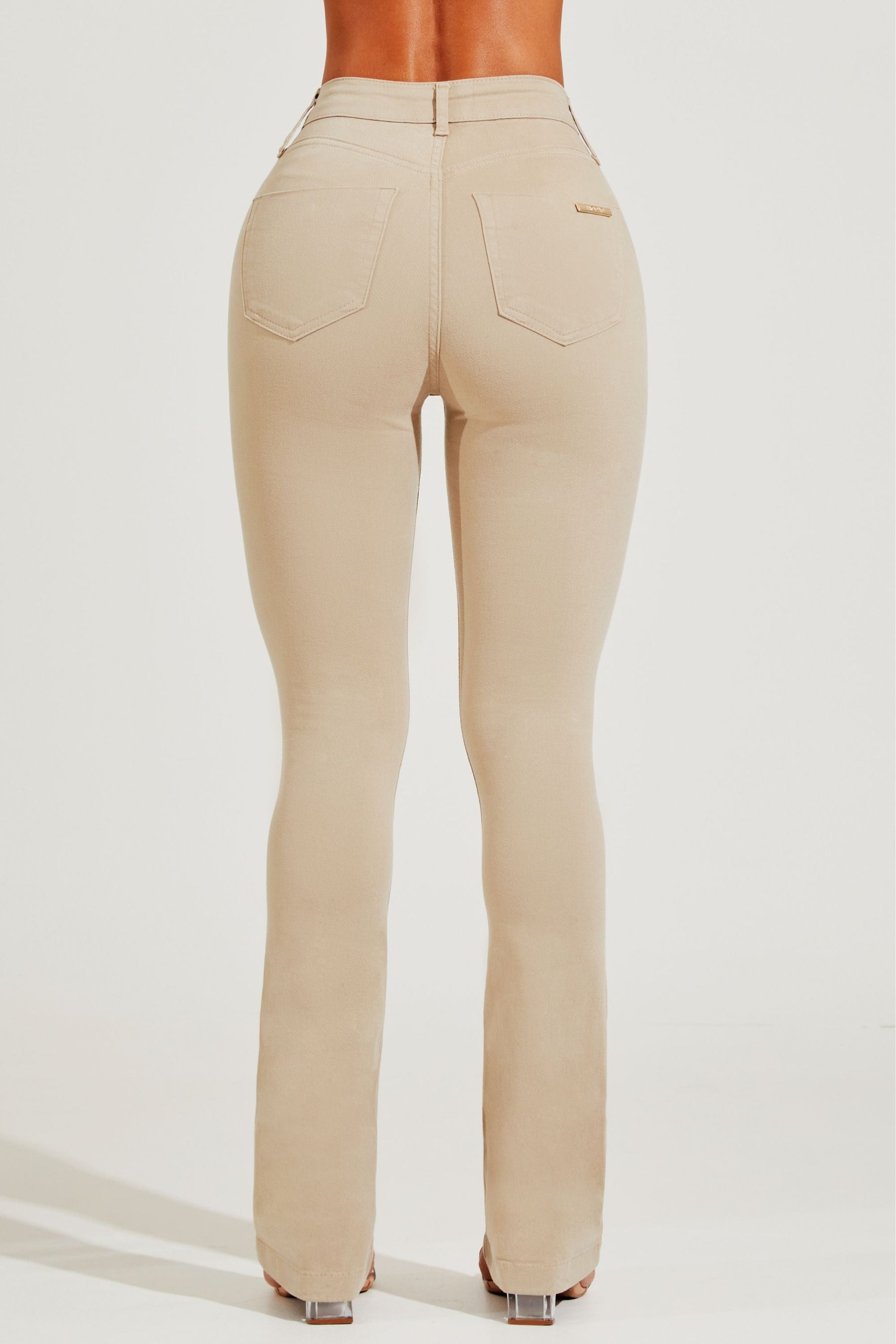 Calça Jeans Modeladora Nude Boot Cut Cós Médio