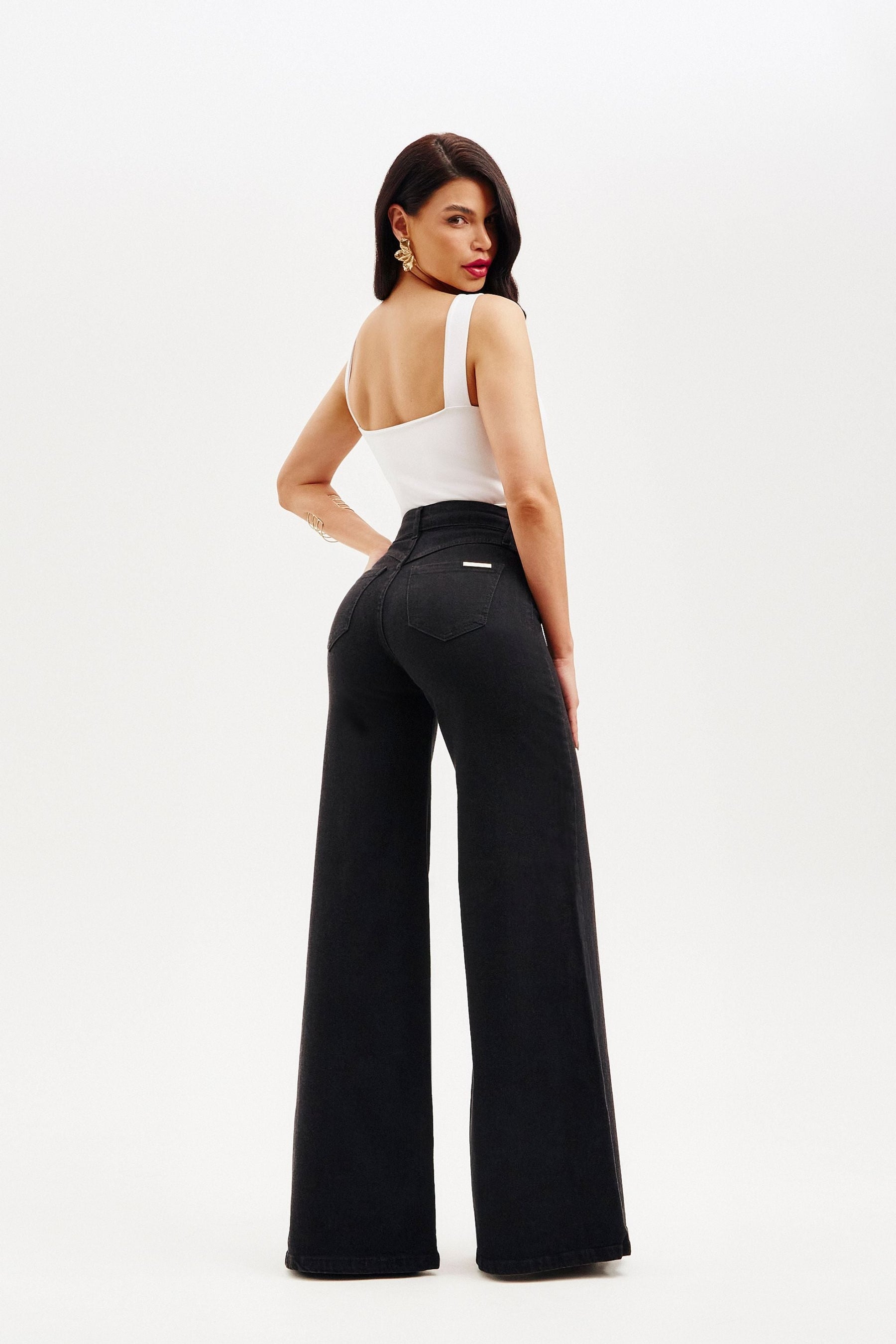 Calça Jeans Modeladora Pantalona Preta Cós Médio