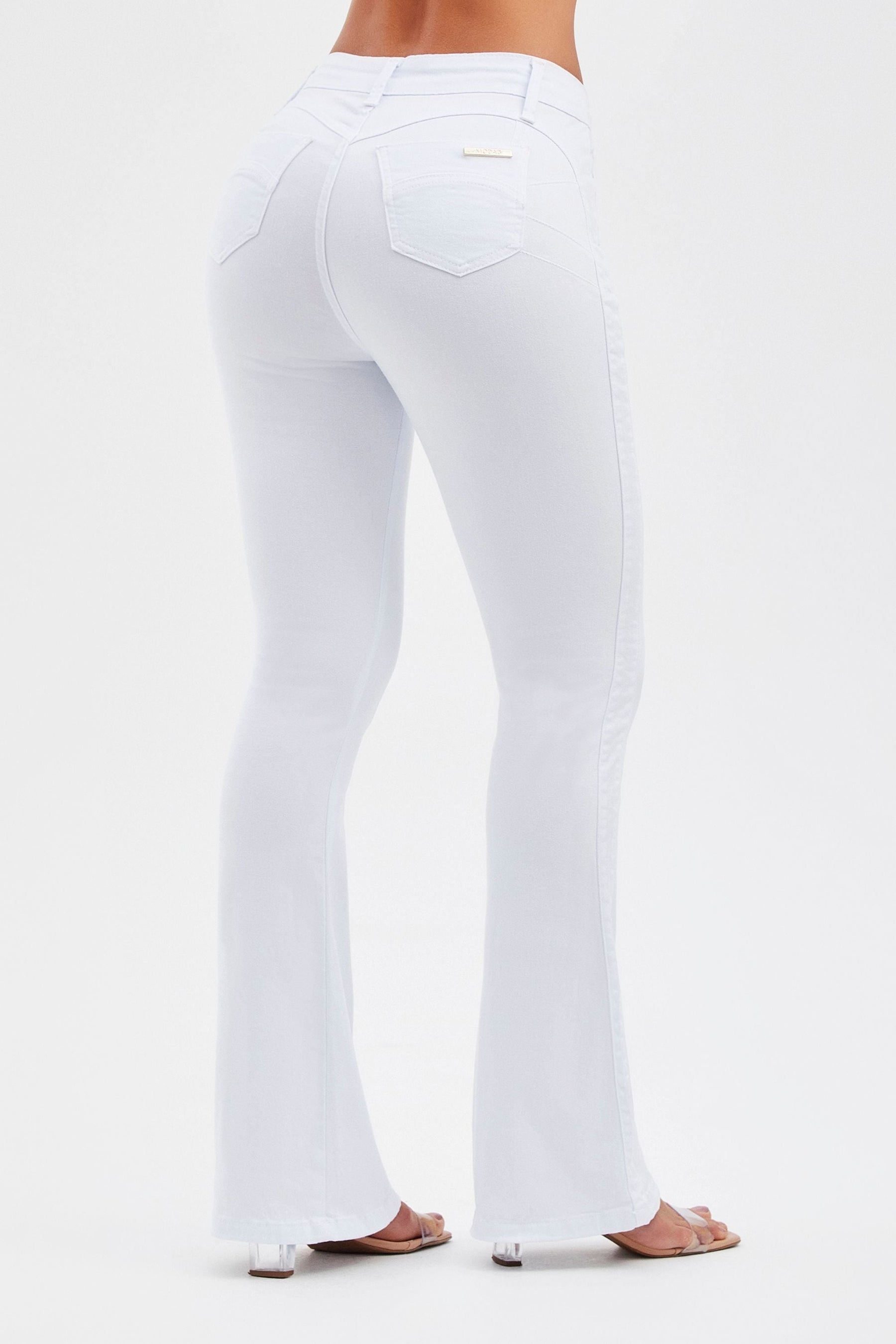 Calça Jeans Mega Bumbum Flare Milagrosa Cós Médio - Branca