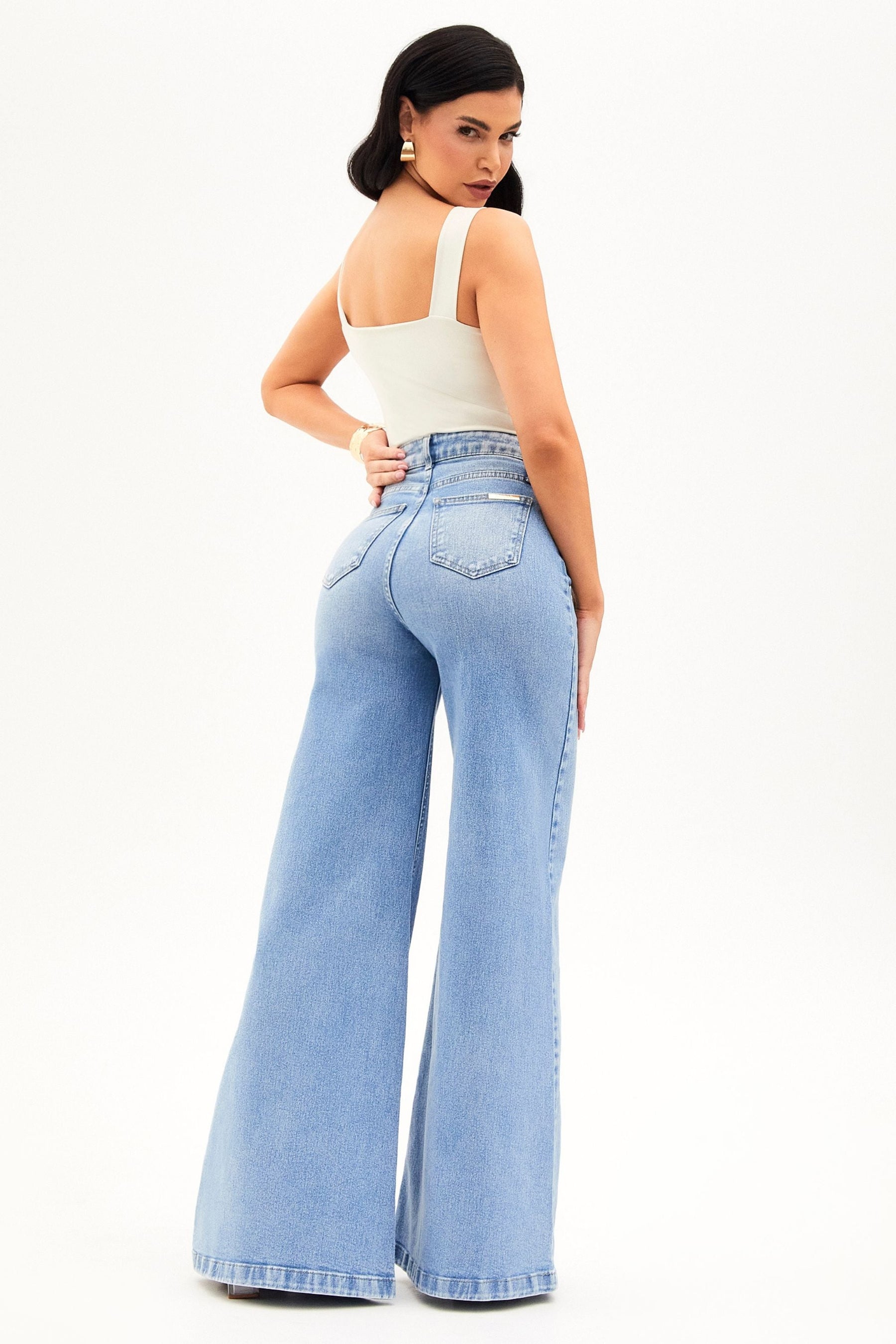 Calça Jeans Modeladora Basic Pantalona Jeans Claro Cós Super Alto