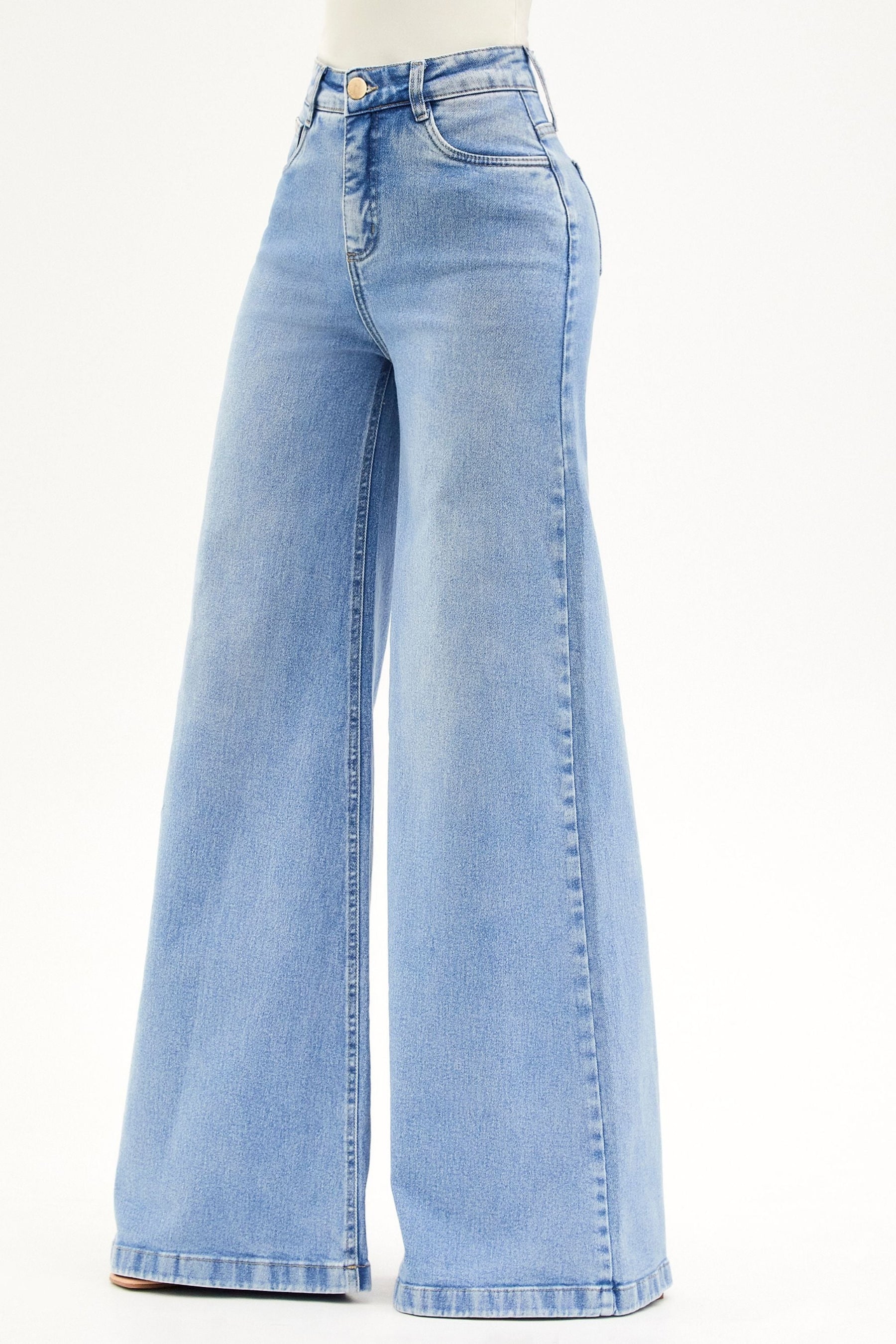 Calça Jeans Modeladora Basic Pantalona Jeans Claro Cós Super Alto