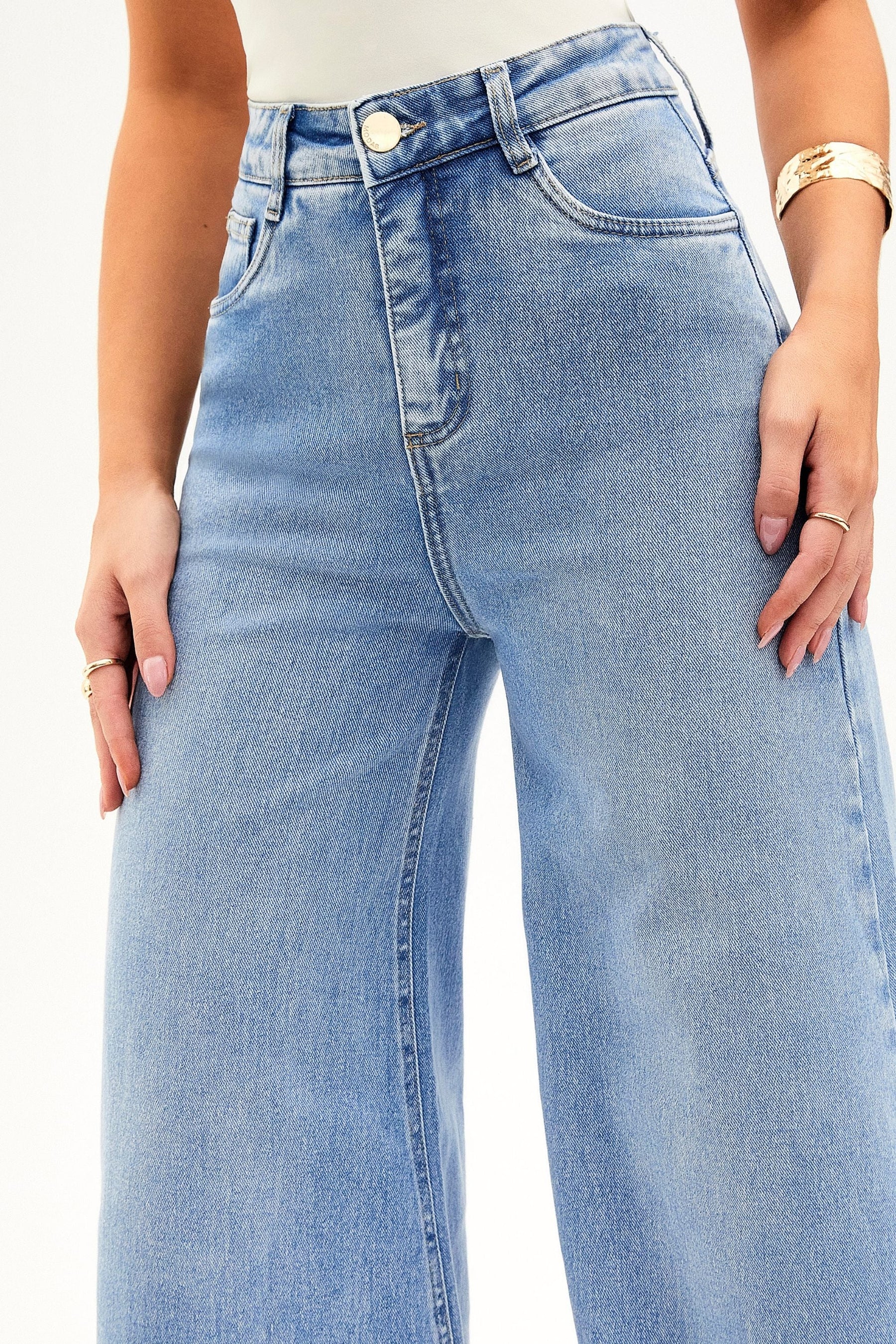 Calça Jeans Modeladora Basic Pantalona Jeans Claro Cós Super Alto