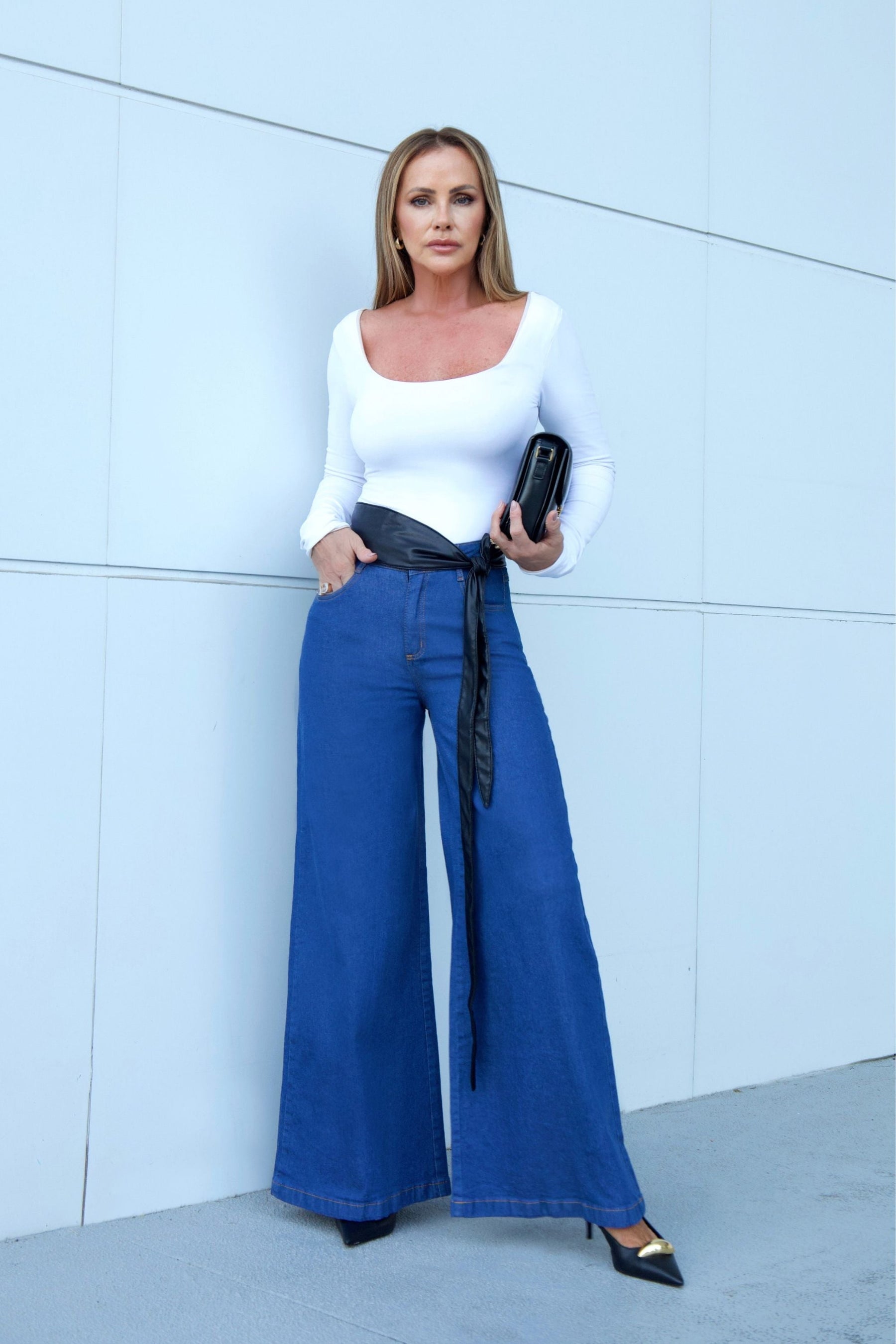 Calça Jeans Ultra Modeladora Pantalona Jeans Médio Cós Médio