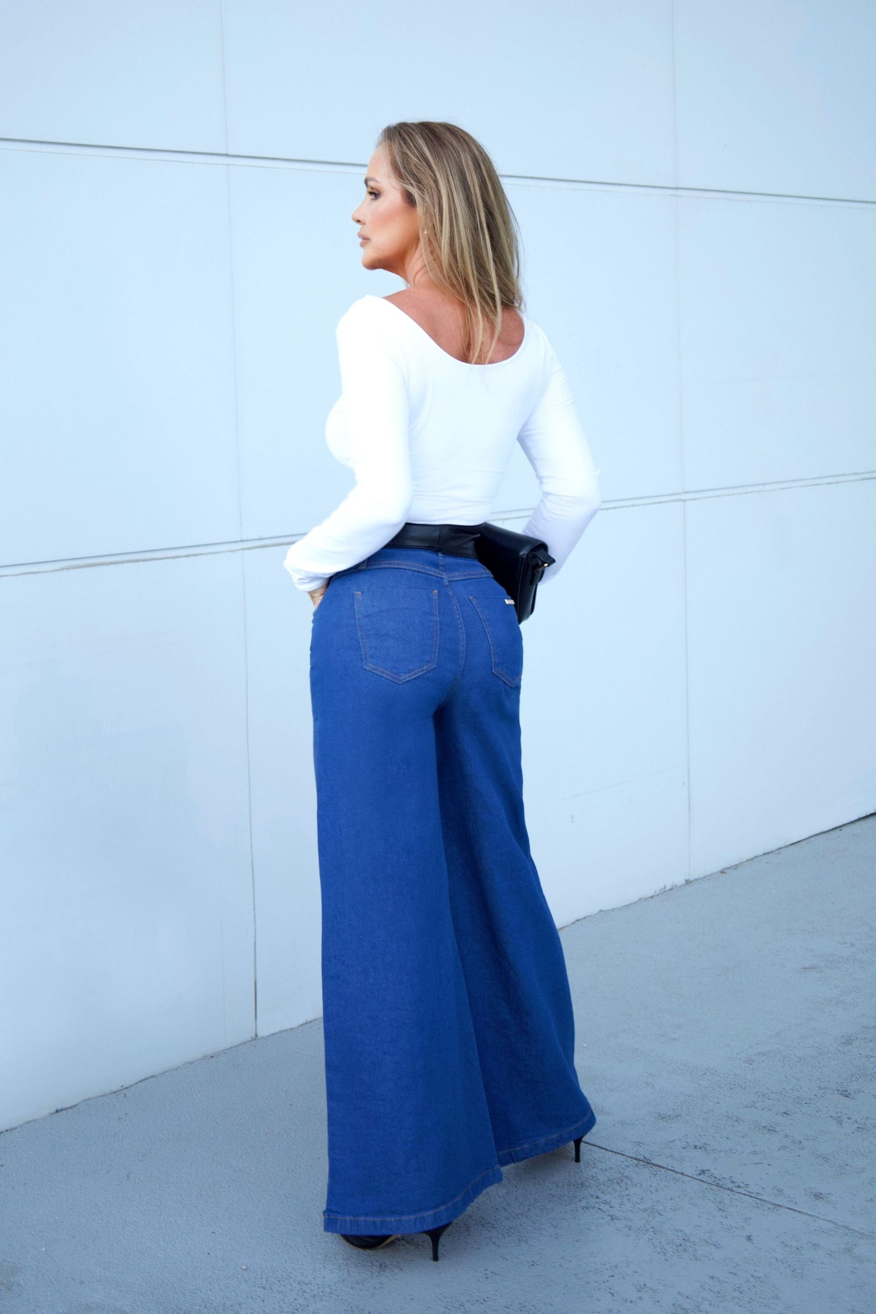 Calça Jeans Ultra Modeladora Pantalona Jeans Médio Cós Médio
