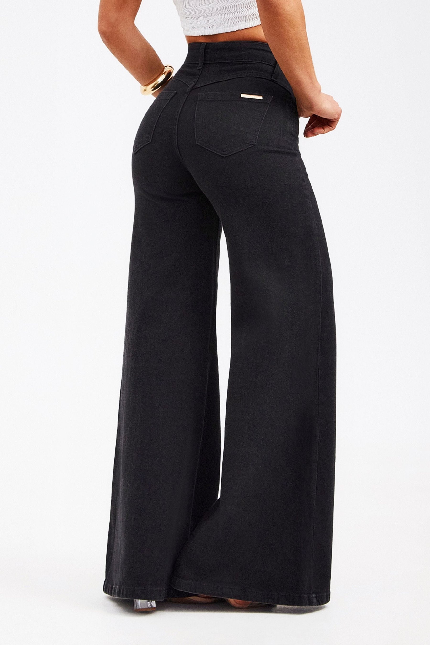 Calça Jeans Modeladora Pantalona Preta Cós Médio