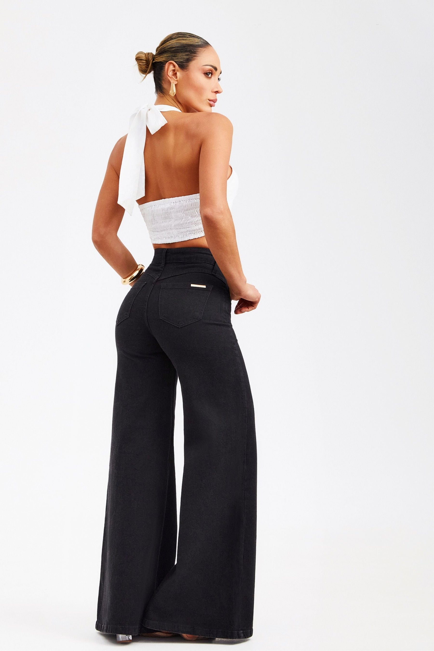Calça Jeans Modeladora Pantalona Preta Cós Médio