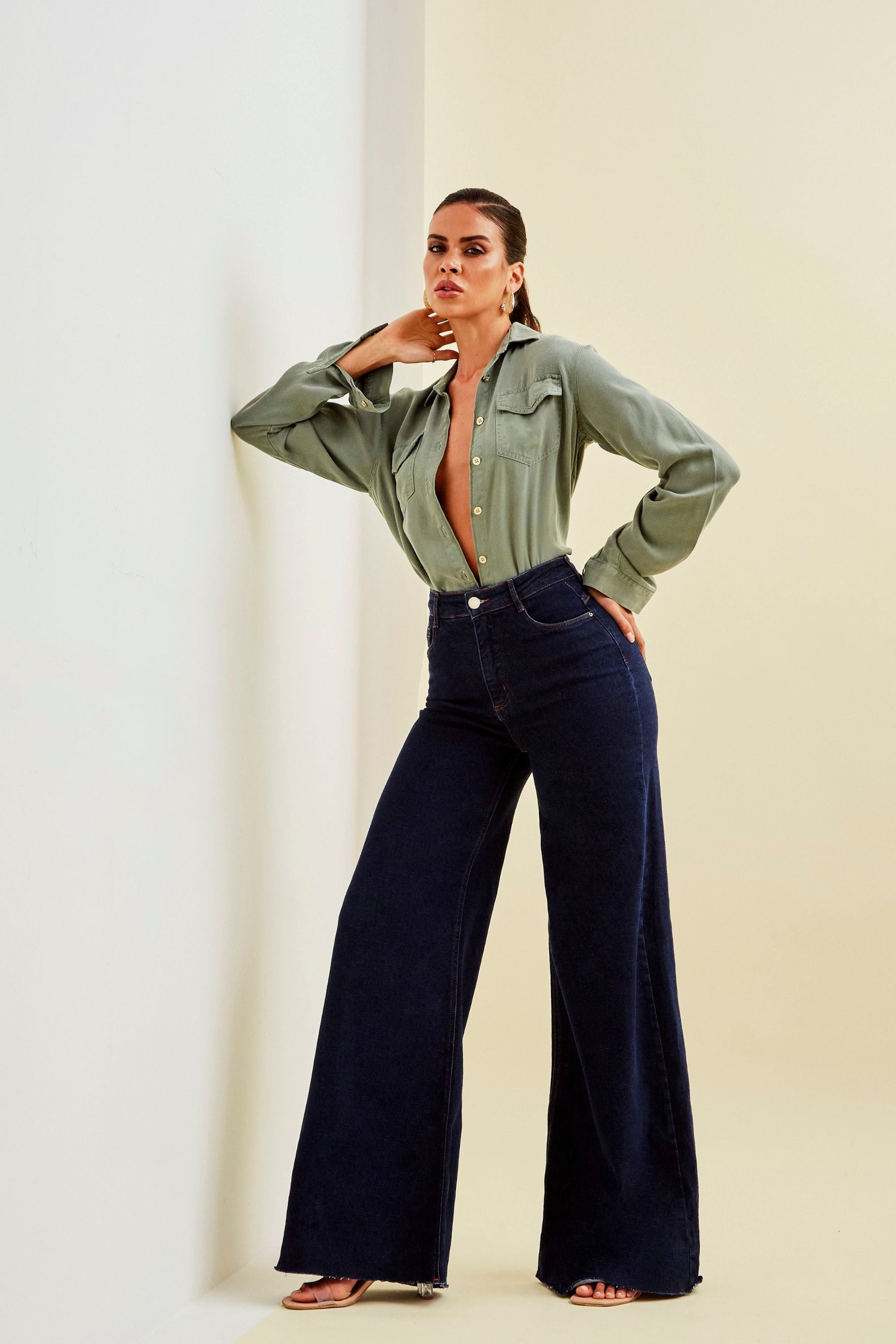 Calça Jeans Modeladora Luxury Pantalona Cós Super Alto
