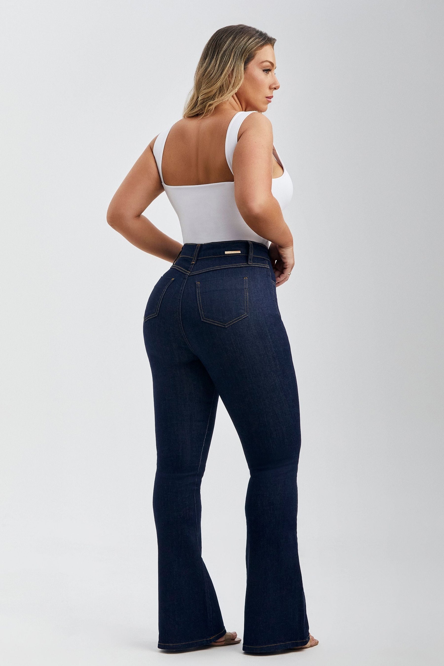 Calça Jeans Ultra Modeladora Flare Cós Alto