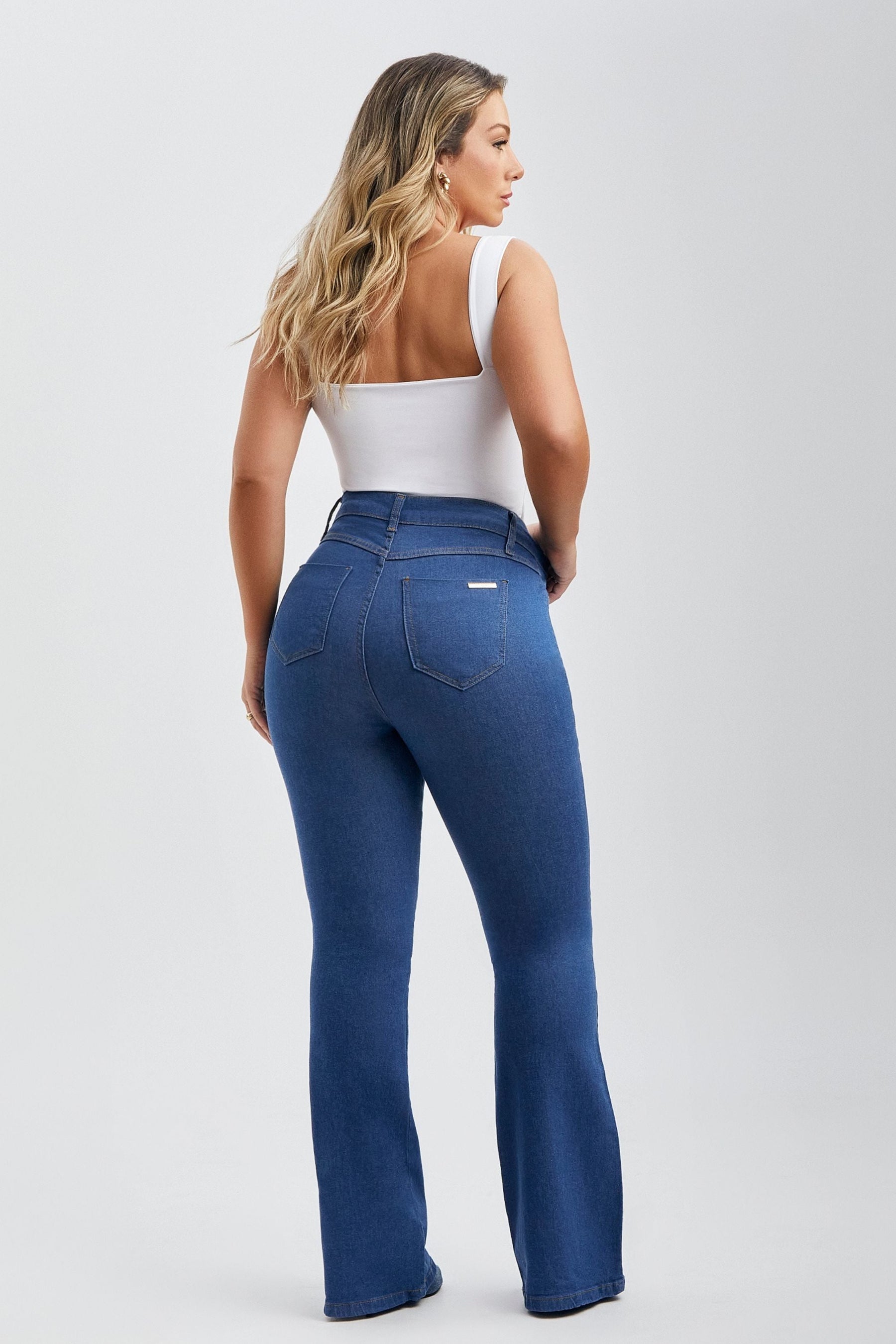 Calça Jeans Ultra Modeladora Flare Jeans Médio Cós Médio