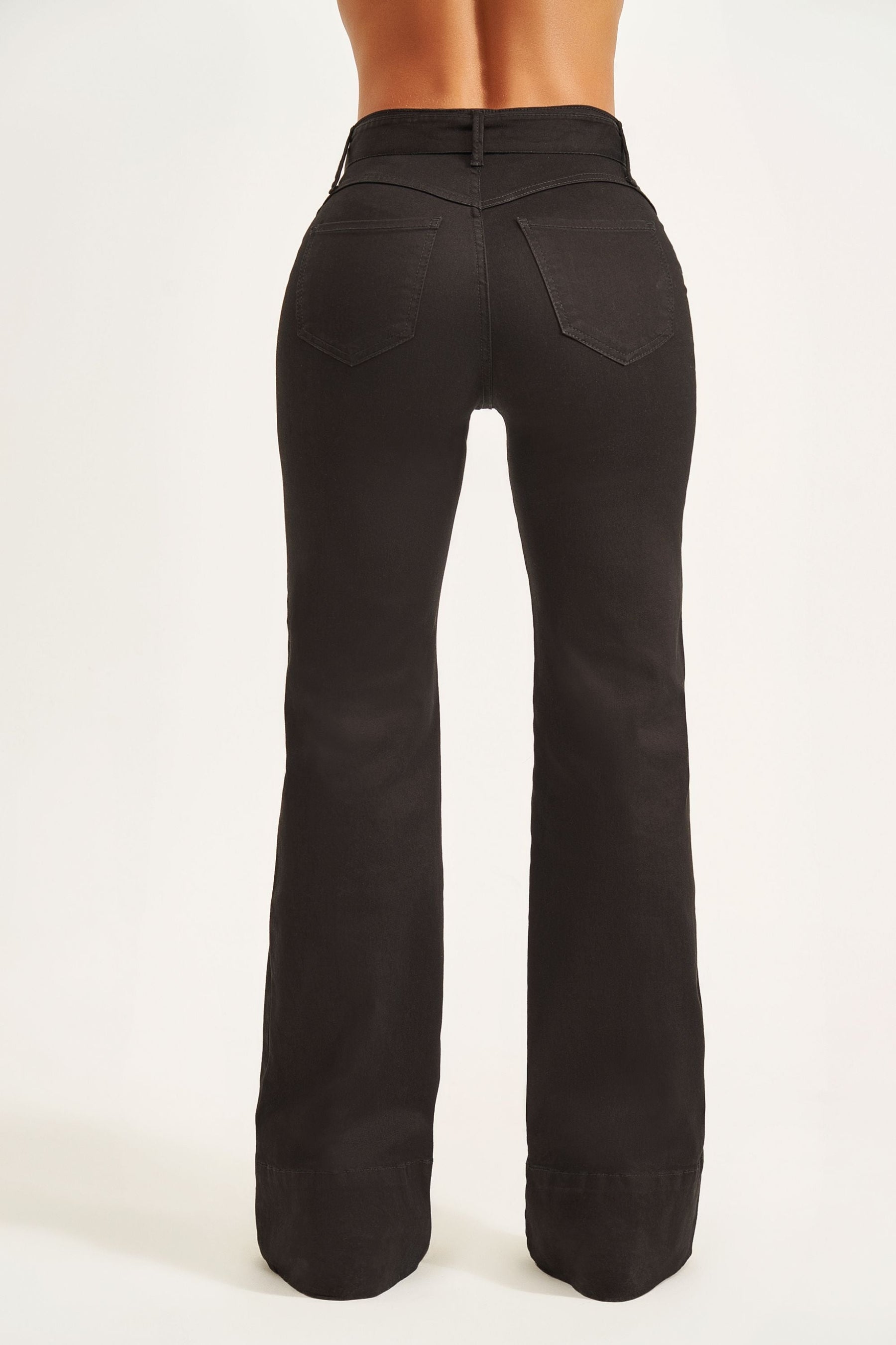 Calça Jeans de Rica Tecnológica Wide Leg Preto Intenso Cós Médio