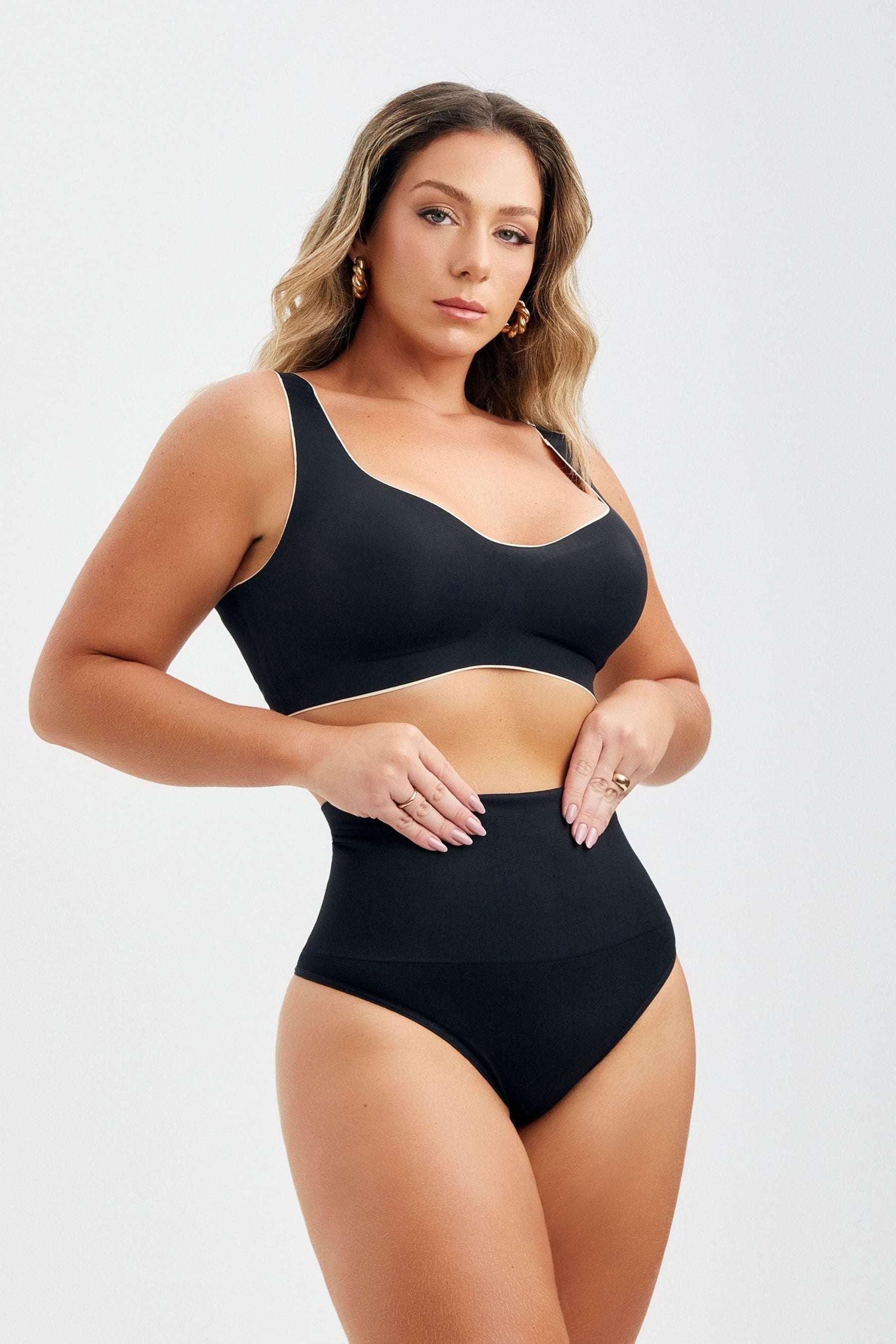 Calcinha Modeladora Fio Preta
