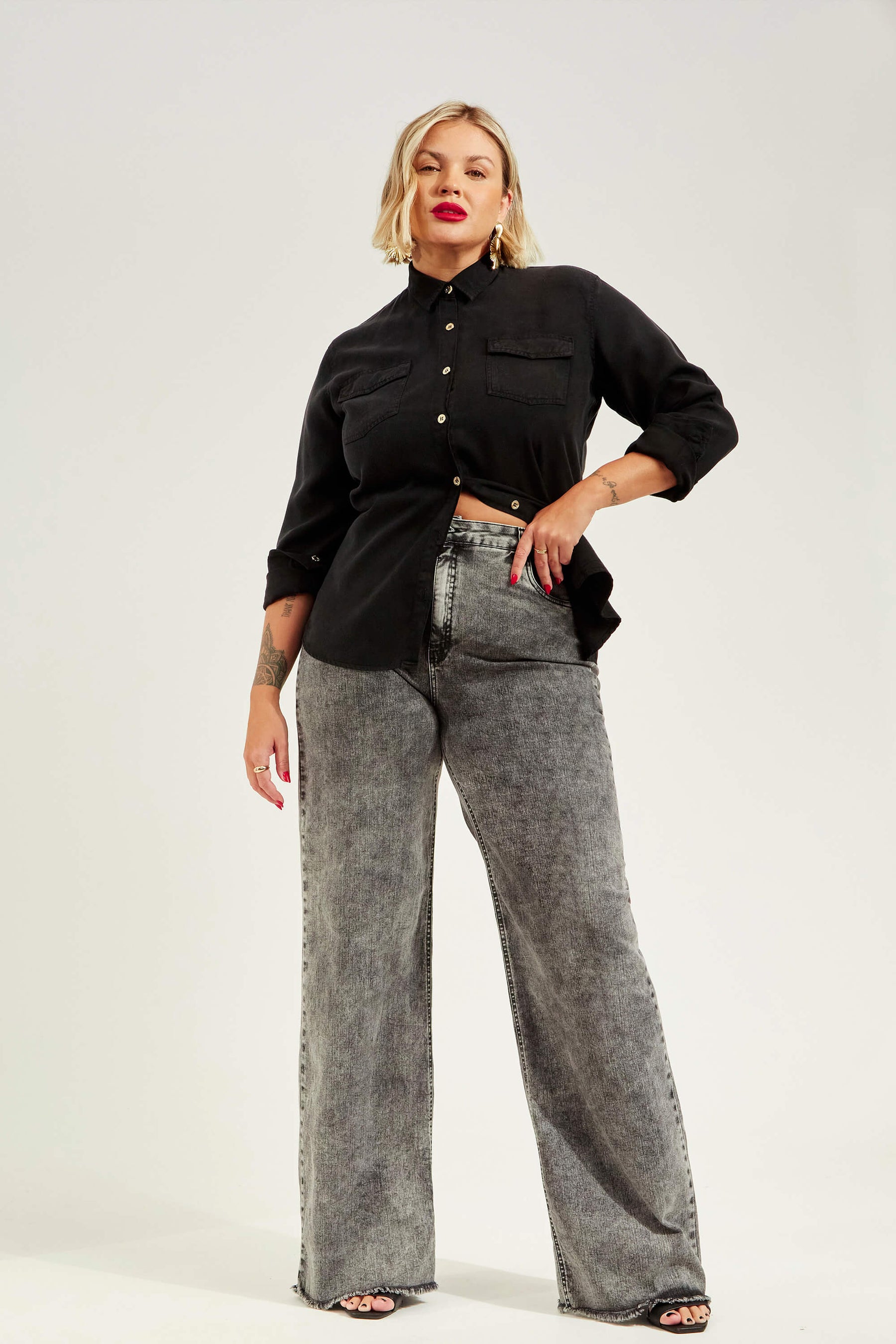 Calça Jeans Modeladora Wide Leg Cinza Cós Super Alto