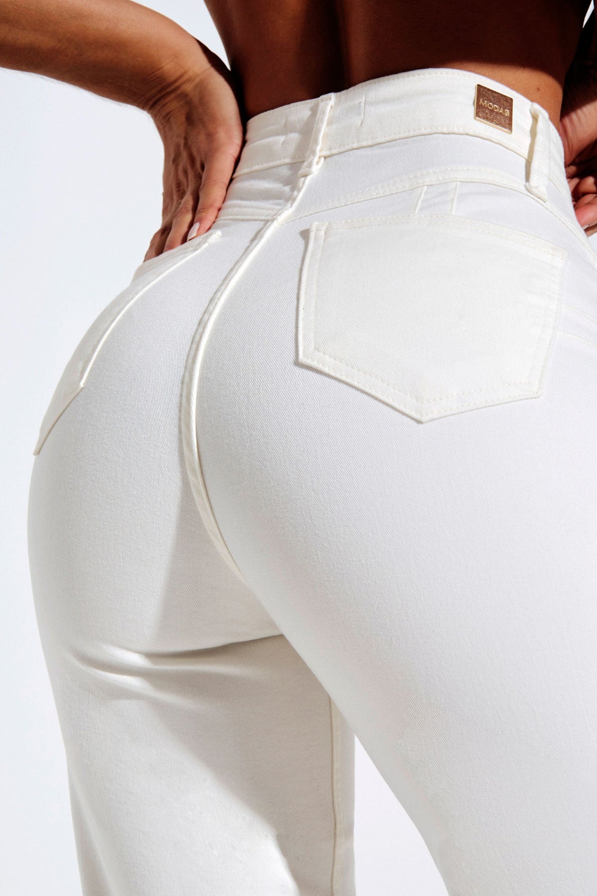 Calça Jeans Modeladora Off White Wide Leg Cós Super Alto