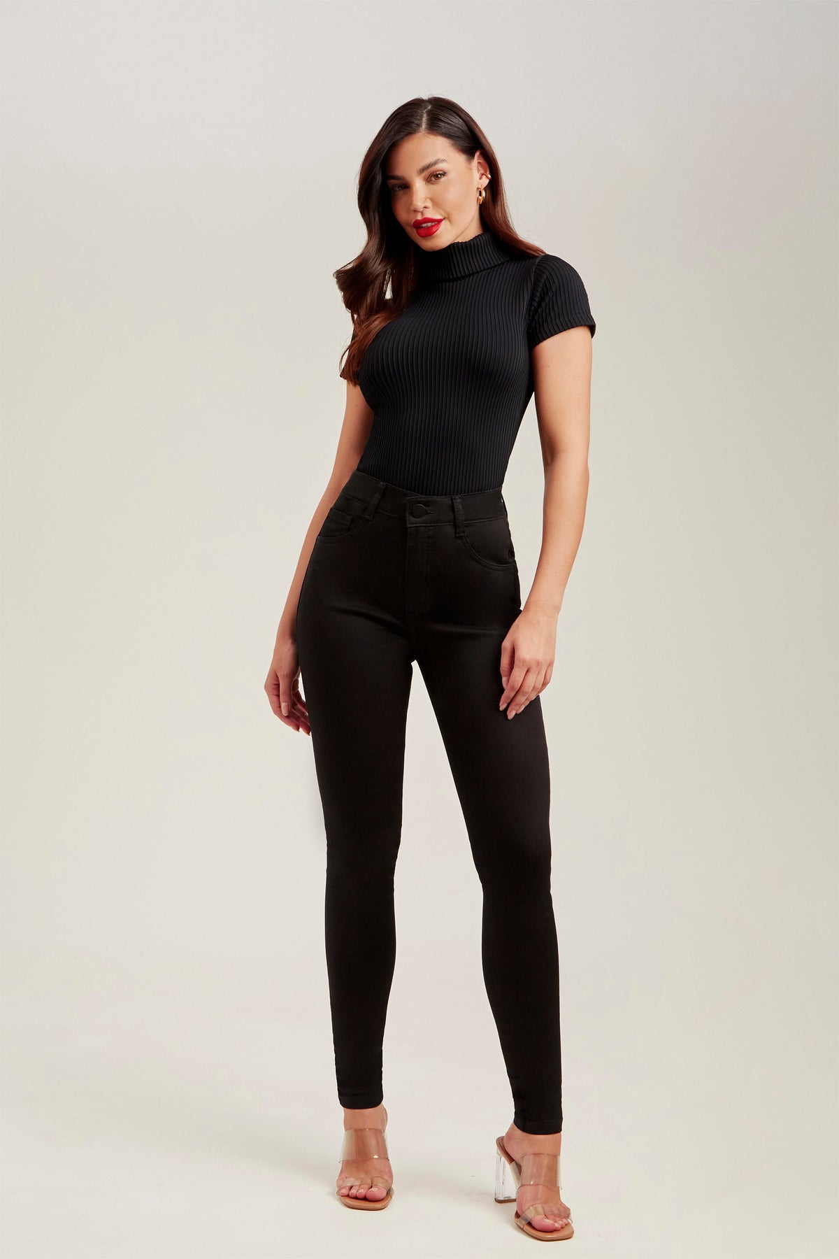 Calça Jeans Modeladora Skinny Preto Intenso Cós Médio