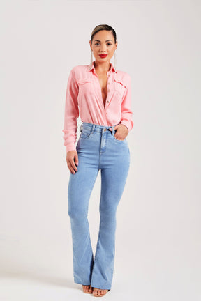 Calça Jeans Modeladora Revolucionária Flare Clara Cós Super Alto