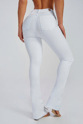 Calça Jeans Modeladora Milagrosa Boot Cut Cós Alto - Branca