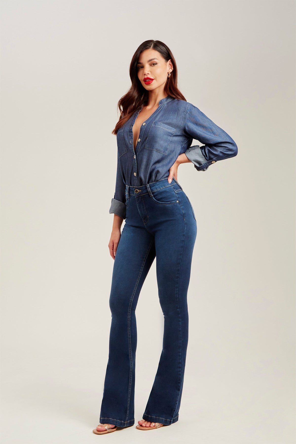 Calça Jeans Modeladora Curva dos Sonhos Flare Cós Médio
