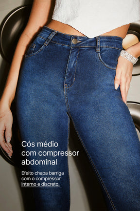 Calça Jeans Modeladora Curva dos Sonhos Flare Cós Médio
