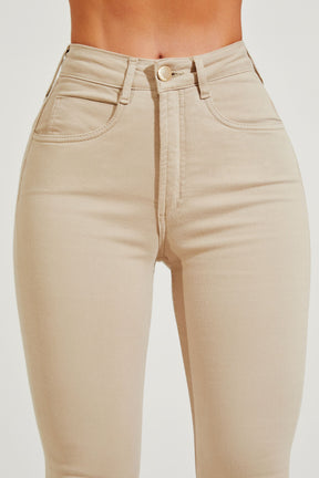 Calça Jeans Modeladora Nude Boot Cut Cós Médio