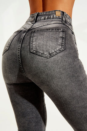Calça Jeans Modeladora Cinza Reta Cós Super Alto