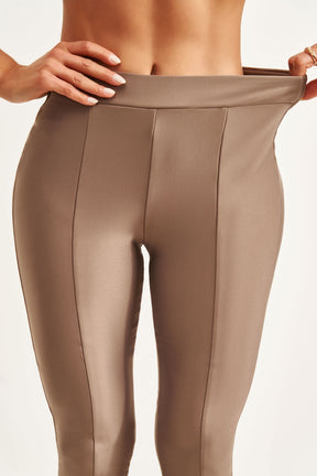 Calça Ultra Modeladora Glam Flare Cós Alto - Fendi