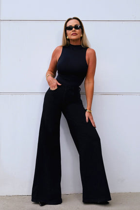 Calça Jeans Modeladora Pantalona Preta Cós Médio