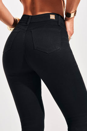 Calça Jeans Modeladora Reta Preto Intenso Cós Médio