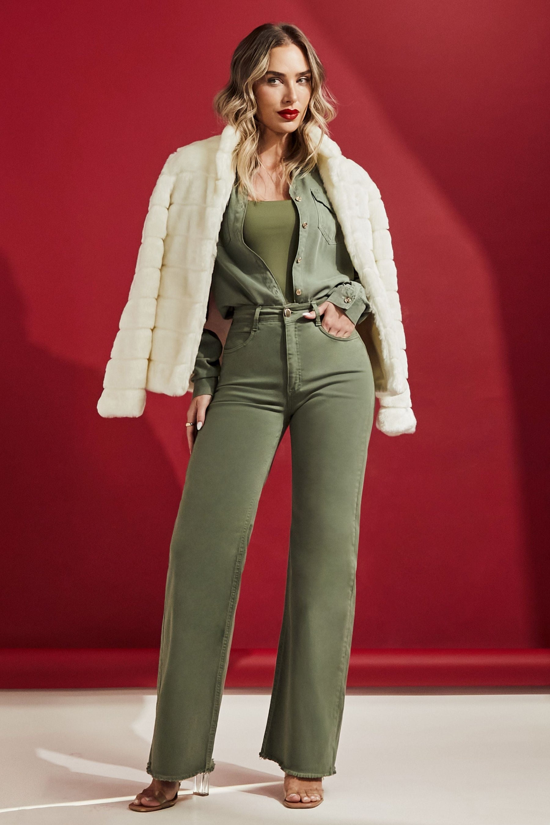 Calça Jeans Modeladora Verde Wide Leg Cós Super Alto