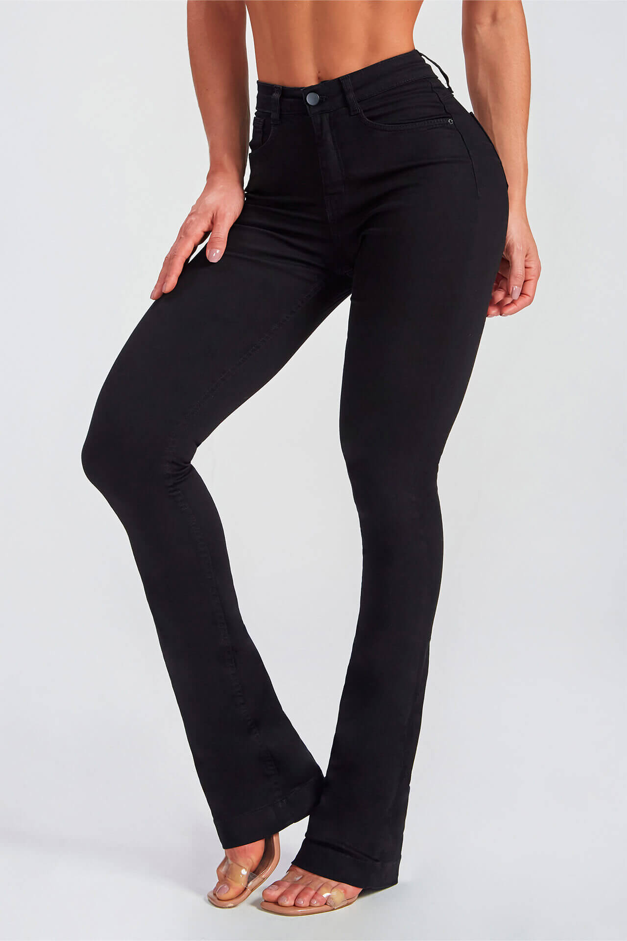 Calça Jeans Modeladora Flare Preto Intenso Cós Médio
