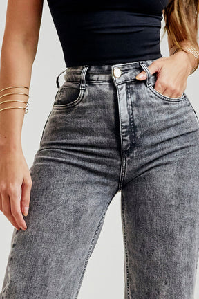 Calça Jeans Modeladora Wide Leg Cinza Cós Super Alto