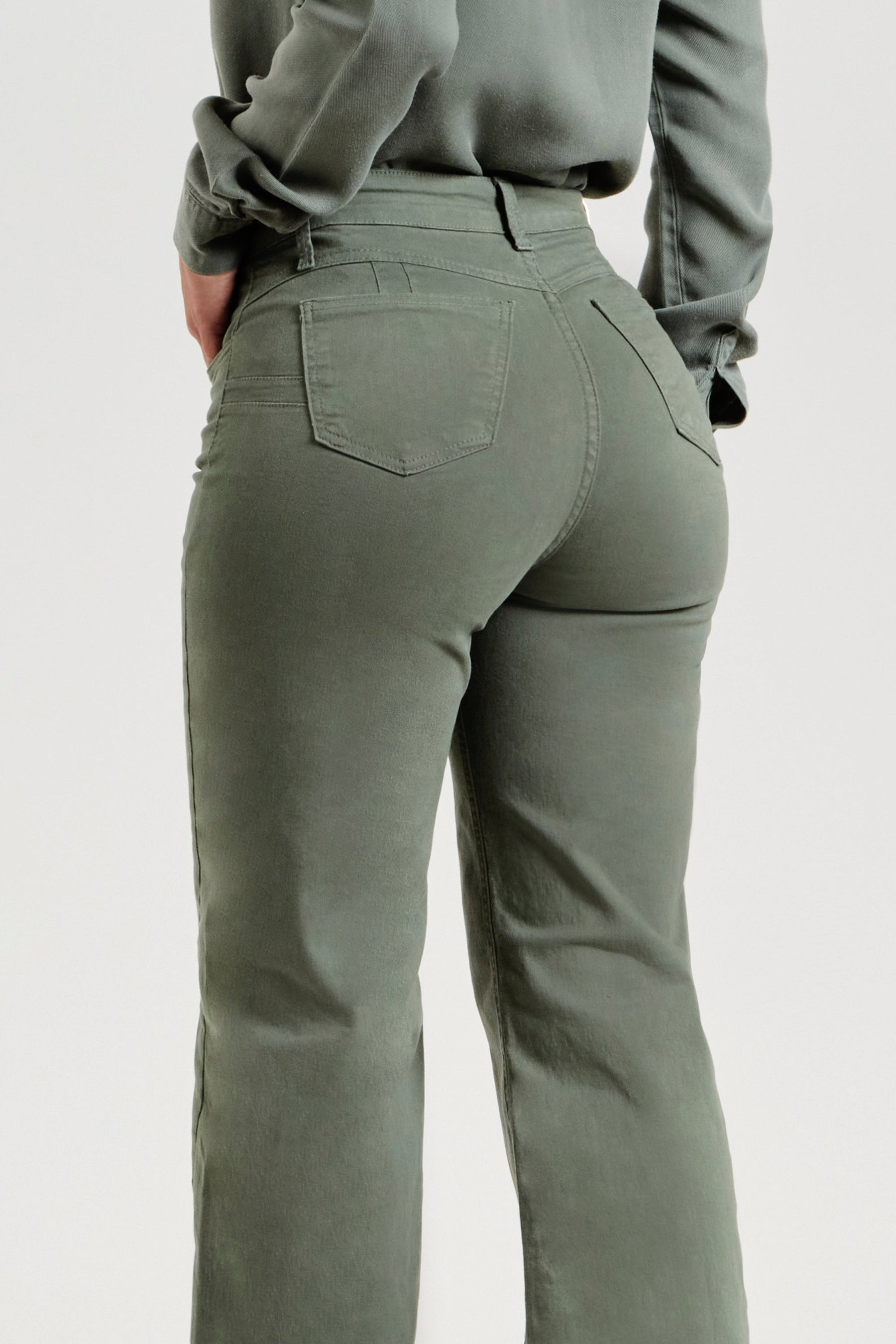 Calça Jeans Modeladora Verde Wide Leg Cós Super Alto